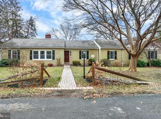 22 Ridgeway Dr, York, PA 17404