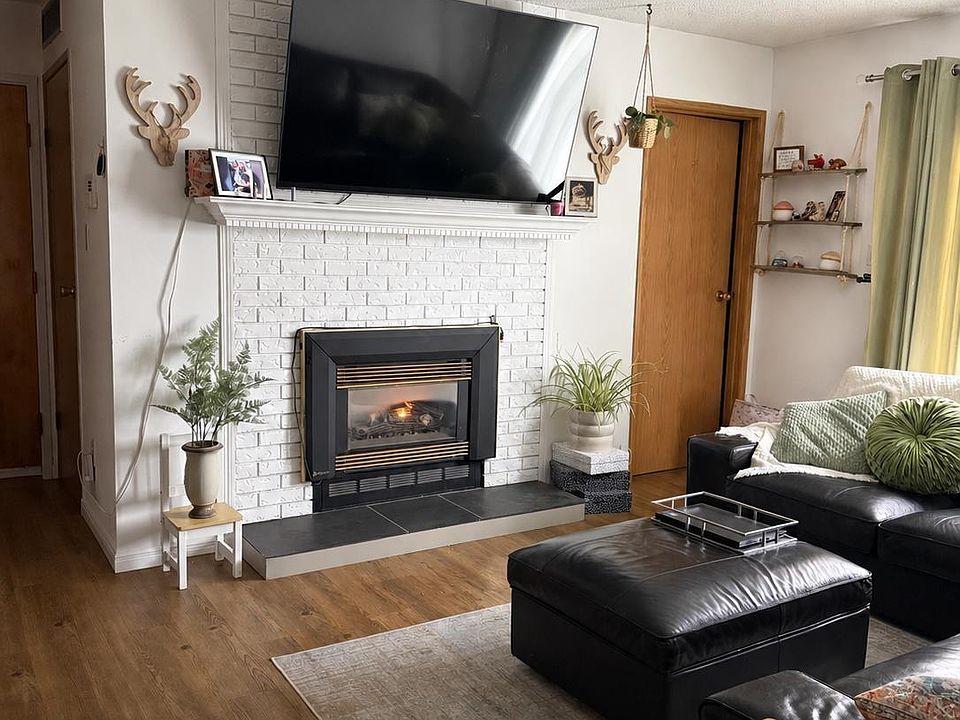 1st image of 44 Alpine Pl #302