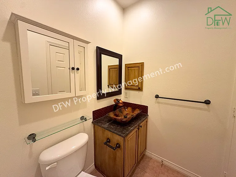 1205 Golden Gate Dr — Photo 35
