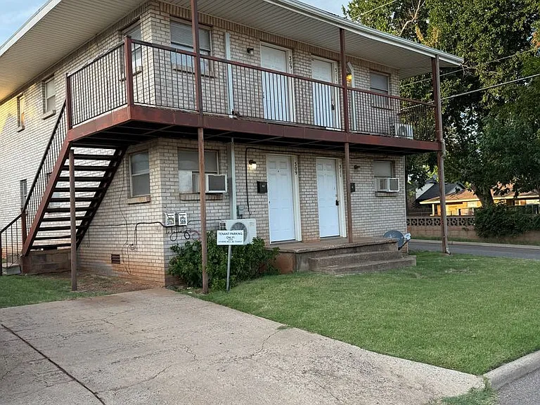 311 1/2 E Oklahoma Ave — Photo 16