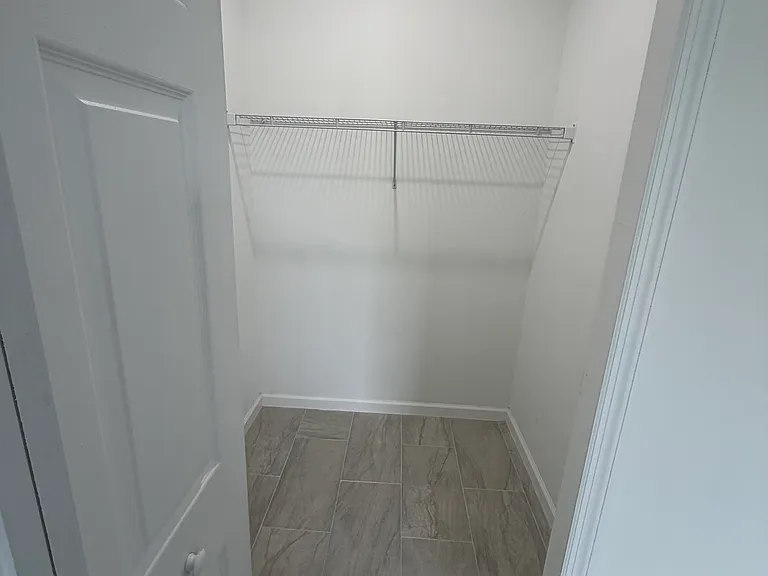1409 NE 23rd St — Photo 7
