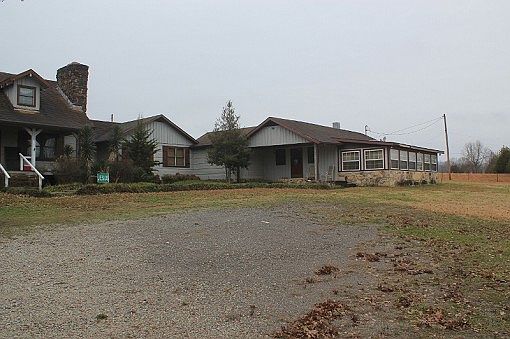4th image of 1231 Highway 13 N
