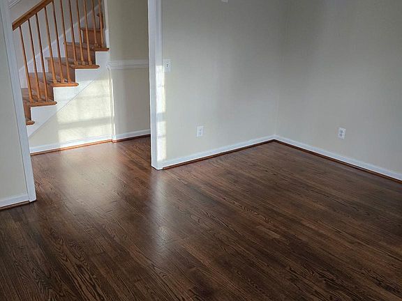 3rd image of 439 Ridgemore St