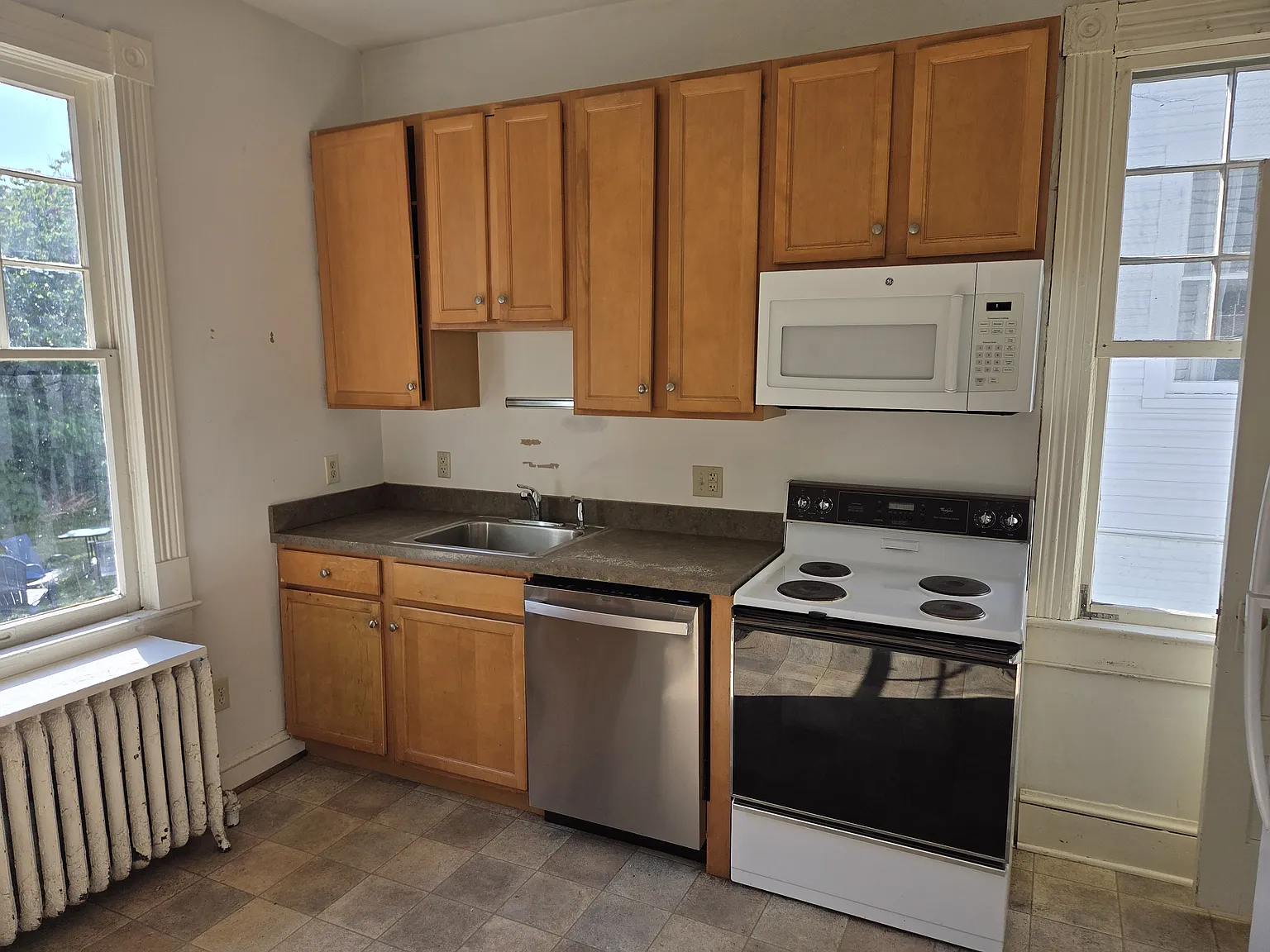 5 bed, 1757 sqft, $2,650 — Photo 4