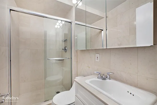 Rented by Sotheby's International Realty | media 31