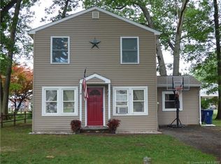 2 Wainwright Ave, Plainville, CT 06062