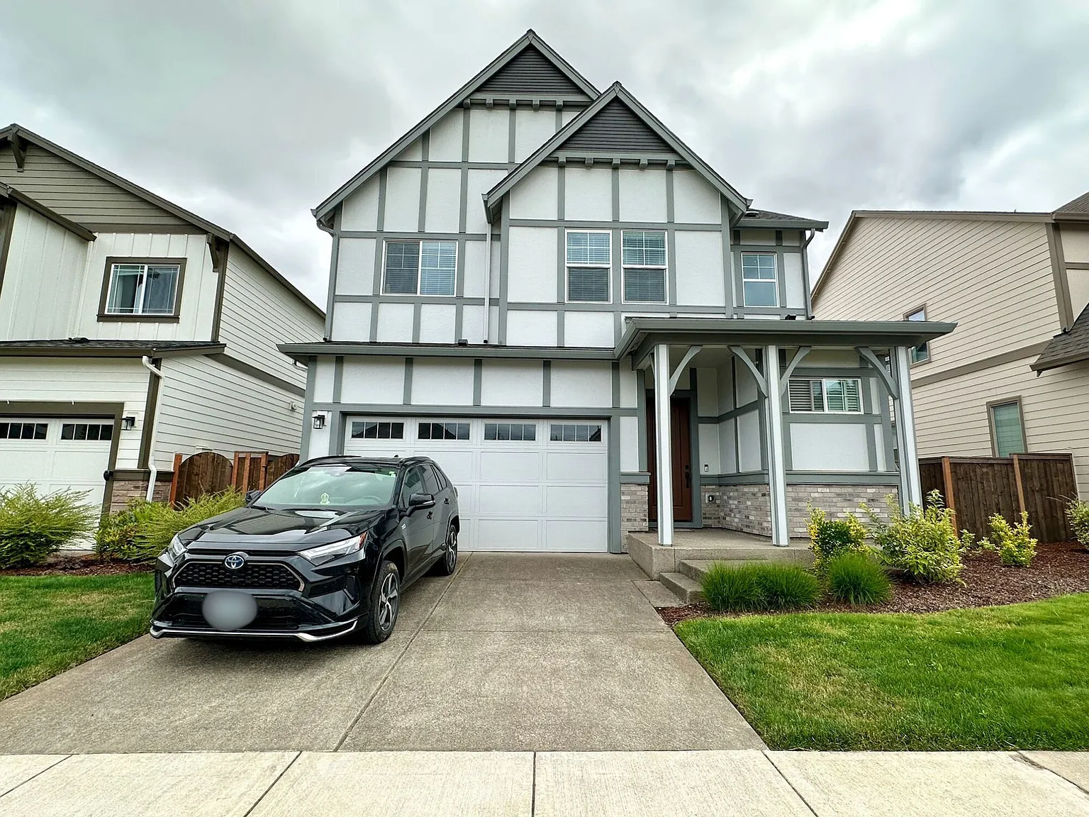 4 bed, 2.5 bath, 2247 sqft, $3,150 — Photo 2