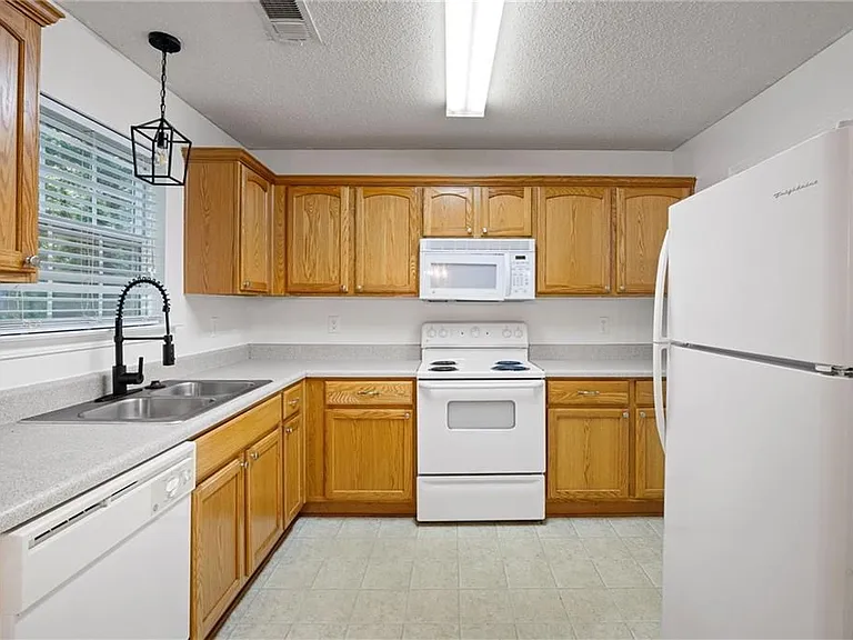 176 Darbys Crossing Ct — Photo 9