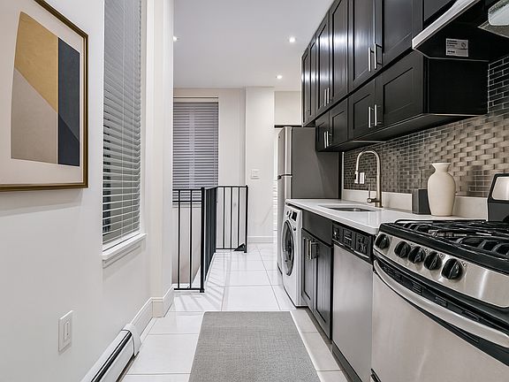 3rd image of 169 Manhattan Ave #1H