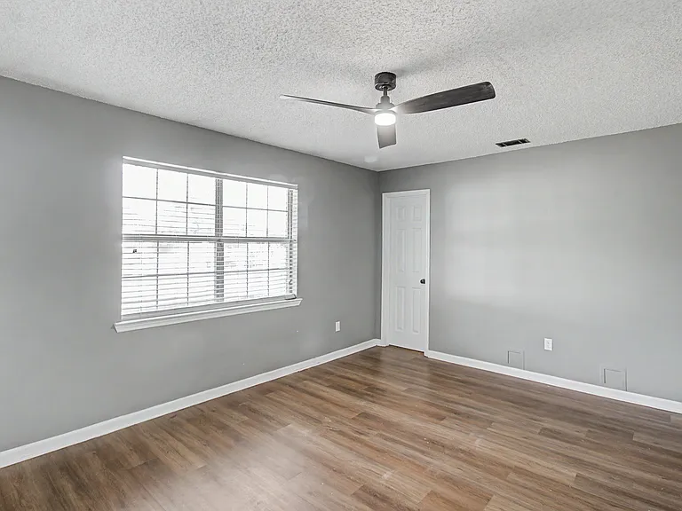 291 Sabreena Cir — Photo 11