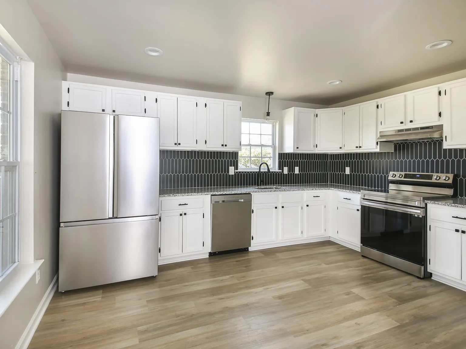 3 bed, 2.0 bath, 1478 sqft, $2,250 — Photo 3