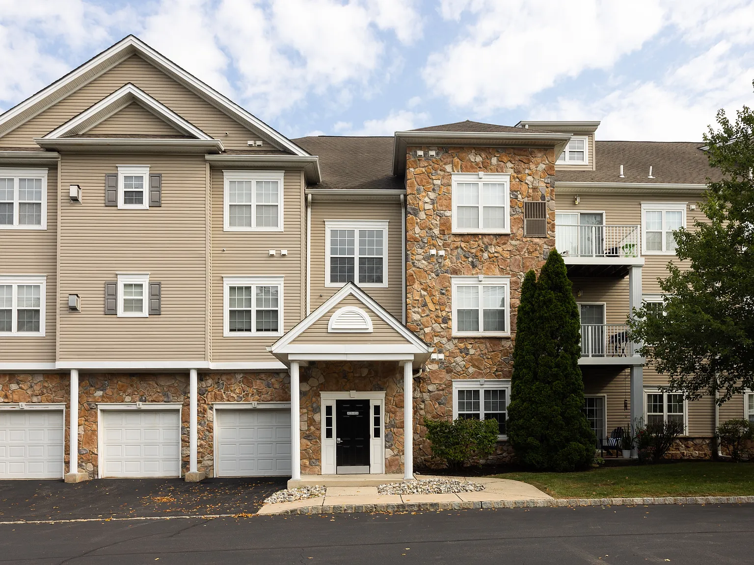 Saucon View Apartments — Photo 2