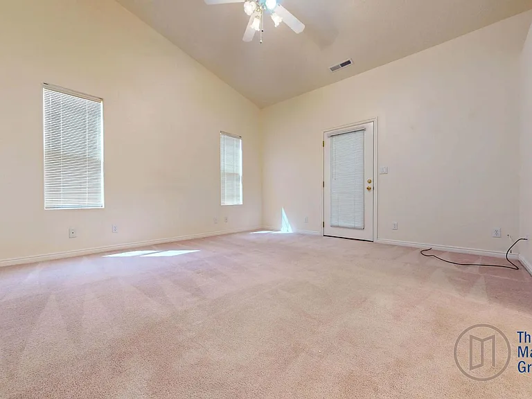 37 E 675 S — Photo 10