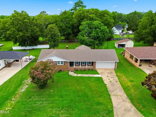 318 Crescent Dr, Clayton, NC 27520
