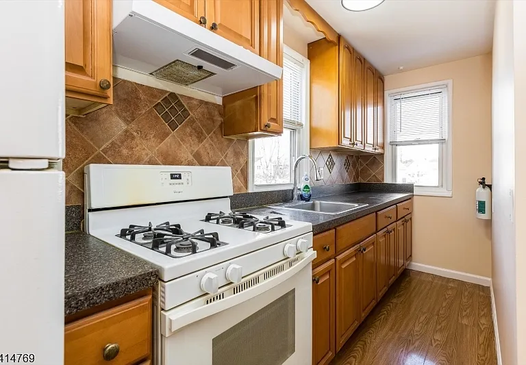 182 Pierre Ave — Photo 6