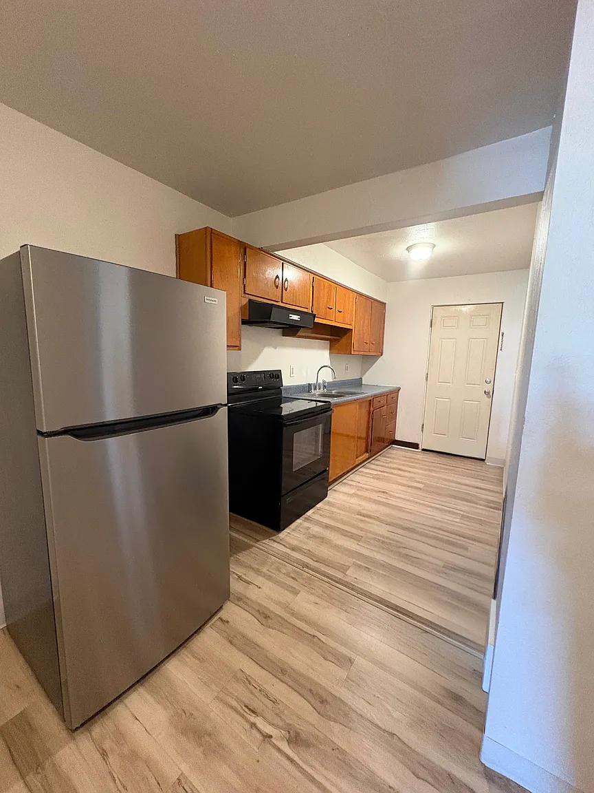 425 N Main St APT 2 photo 1