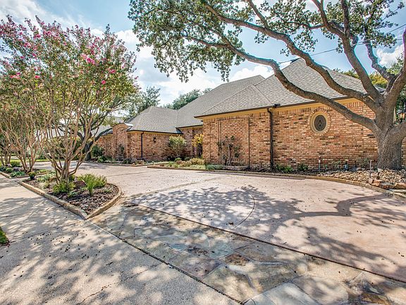 2nd image of 2705 Winding Hollow Ln