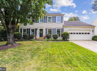 30 Whittingham Cir, Sterling, VA 20165