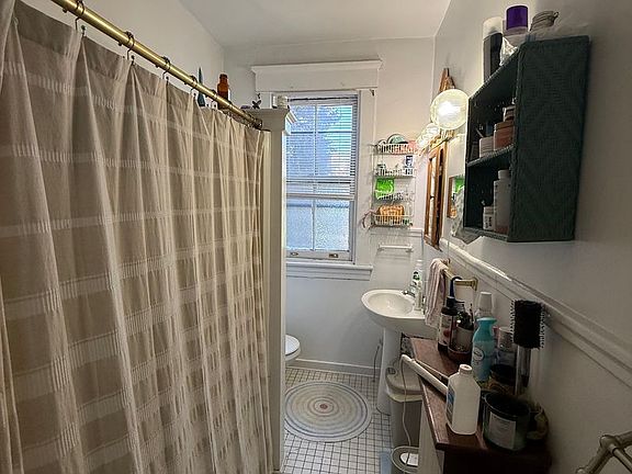 4th image of 2 N Mulberry St #2A
