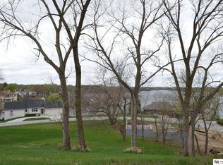 8915 Star Ct, Plattsmouth, NE 68048