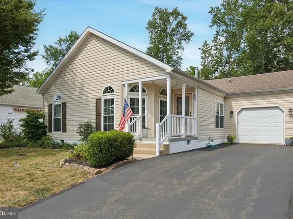 645 Blue Bell Springs Dr, Blue Bell, PA 19422