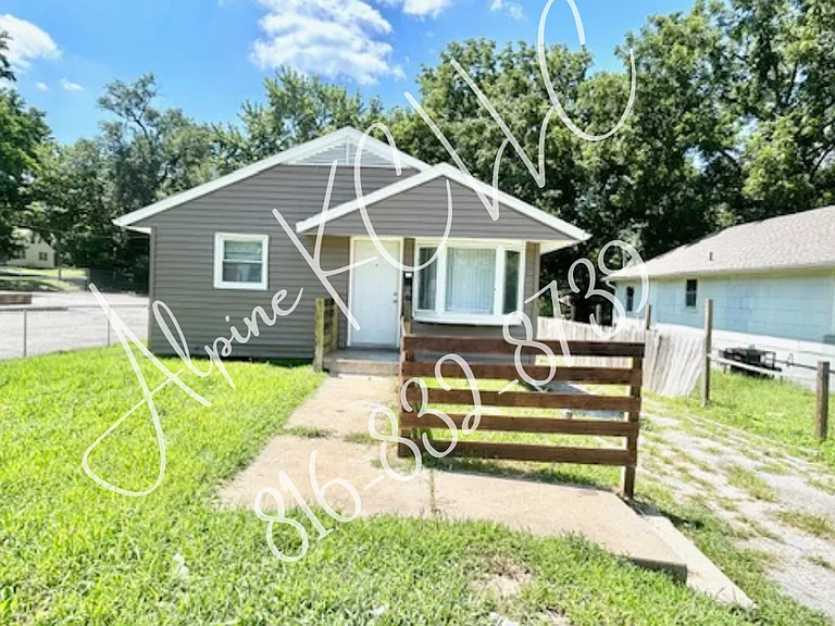 7040 Agnes Ave — Photo 1