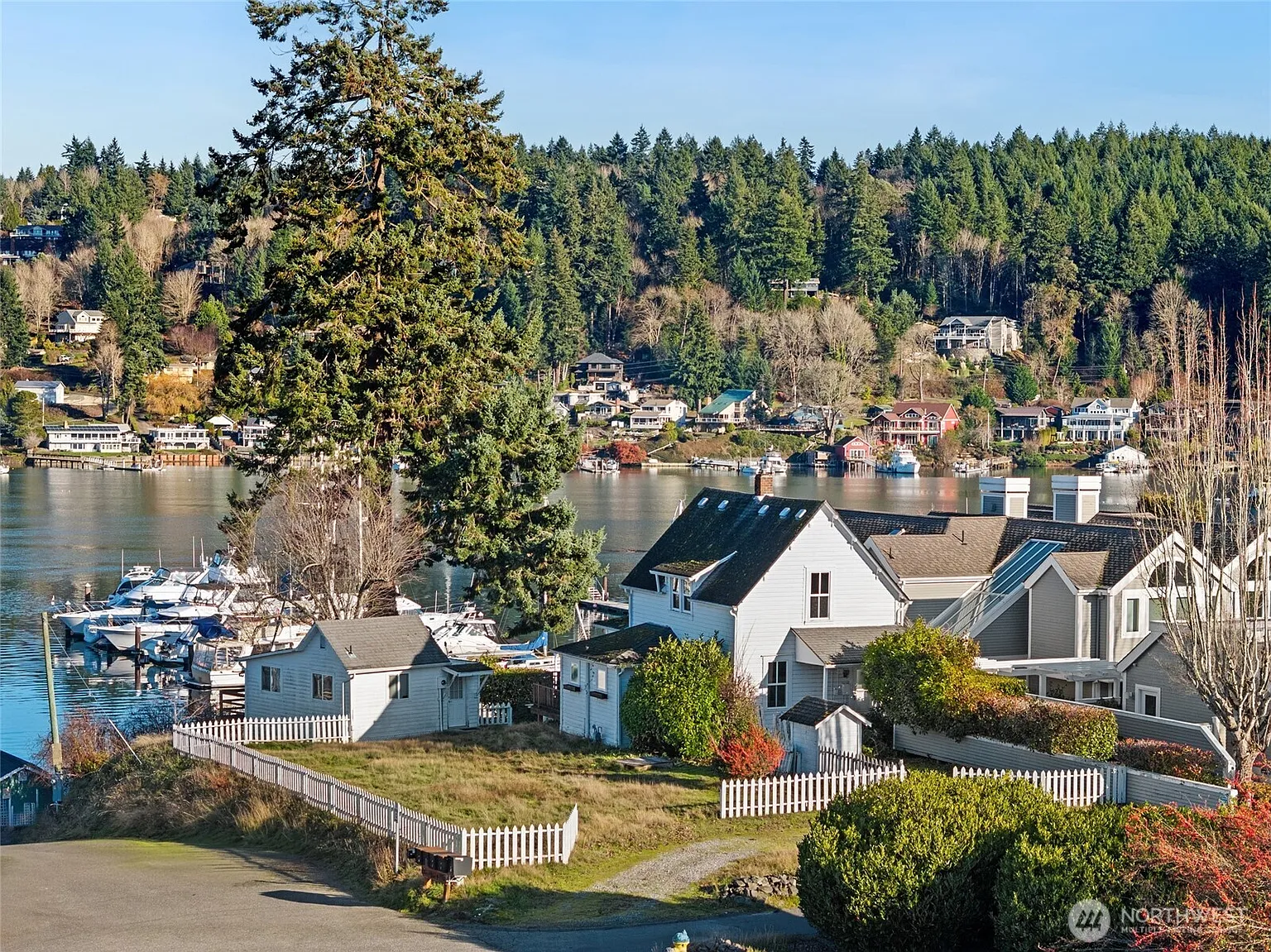 3509 Harborview Drive photo 1