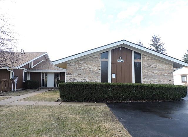 1st image of 4901 W Oakwood Dr