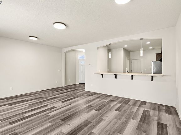 5th image of 5704 NE 47th St