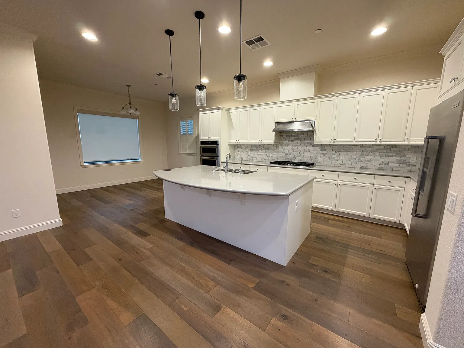 4 bed, 4.5 bath, 3262 sqft, $5,800 — Photo 3