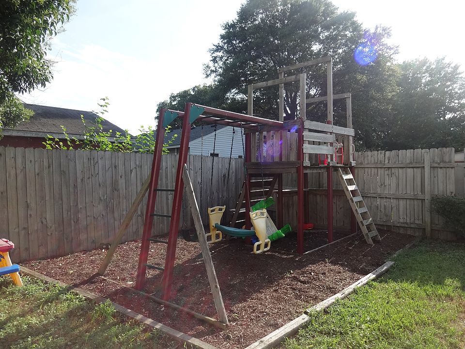 2nd image of 5605 Odessa Dr