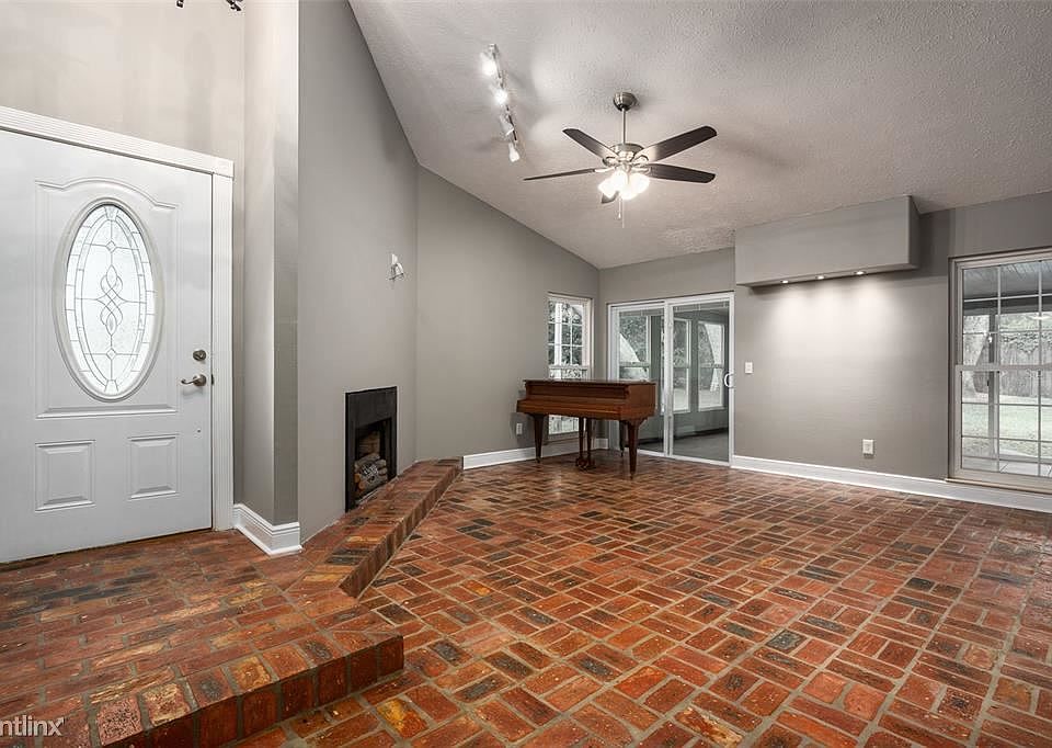 1st image of 9416R Forest Hills Cir