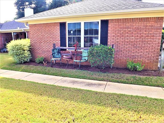 4th image of 108 Stratford Ln