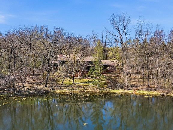 2nd image of 985 Cliff Rd