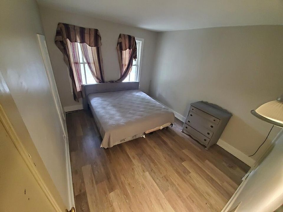 2nd image of 205 Goodrich Ave
