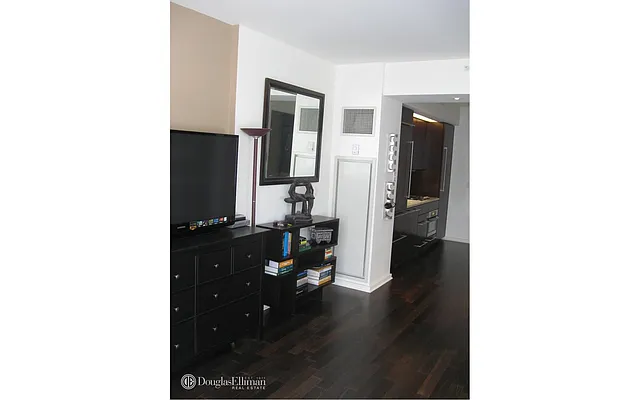 Rented by Douglas Elliman | media 13