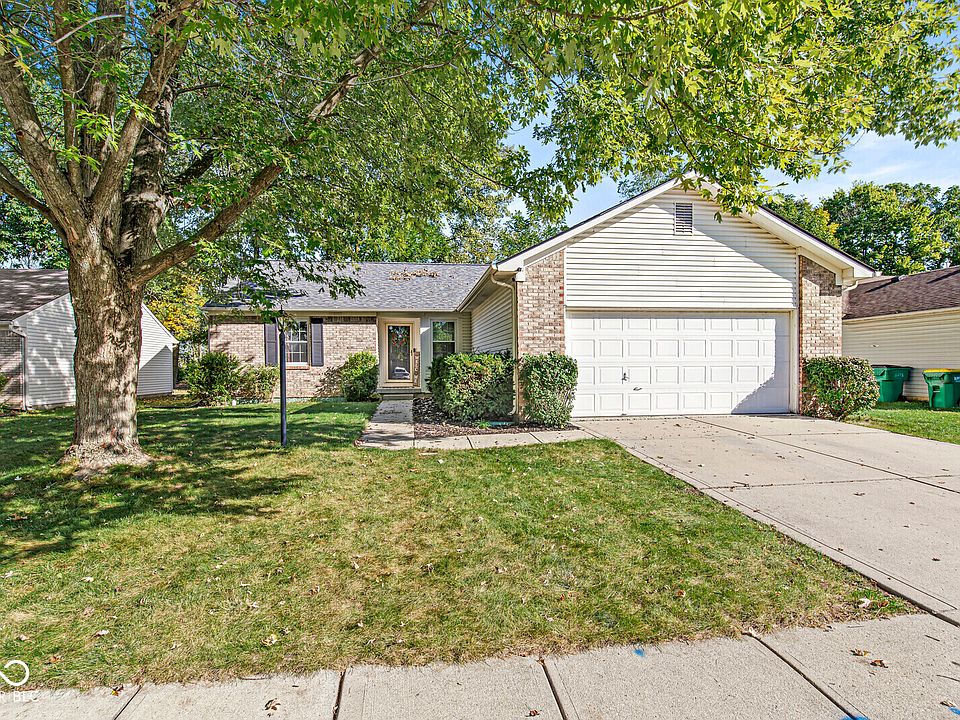 1st image of 116 W Flat Rock Dr