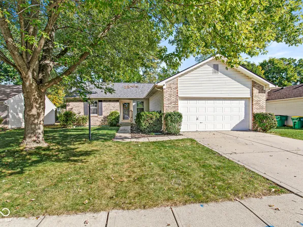 116 W Flat Rock Dr, Westfield, IN 46074