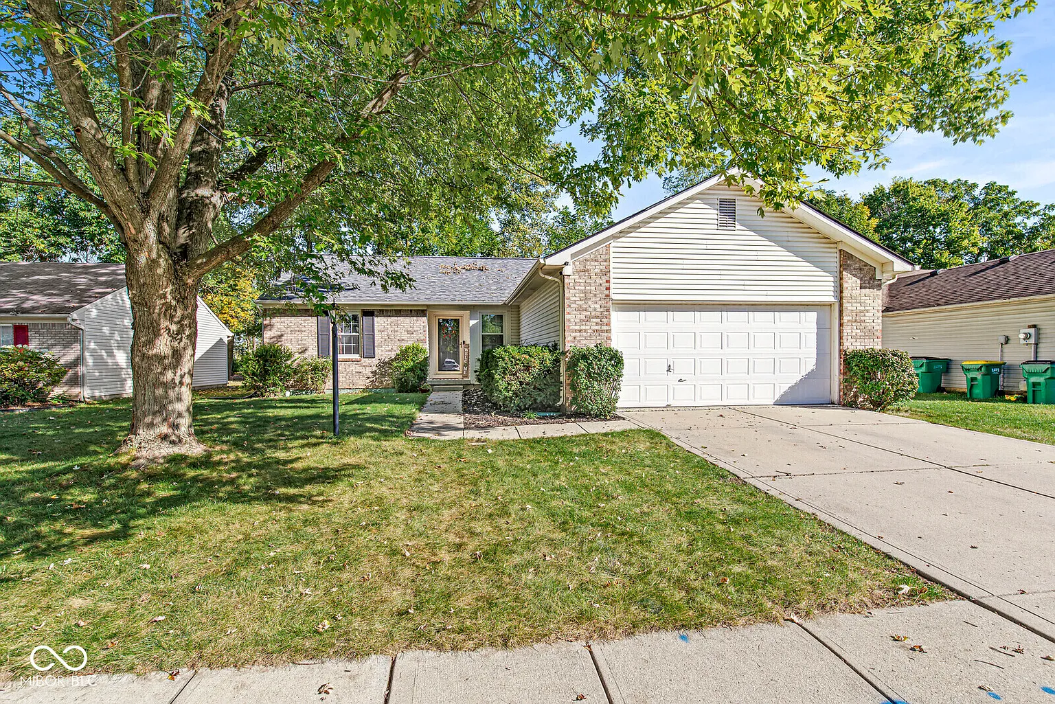 116 W Flat Rock Dr photo 1