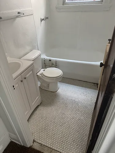 1110 W Sylvania Ave #5 Photo 1