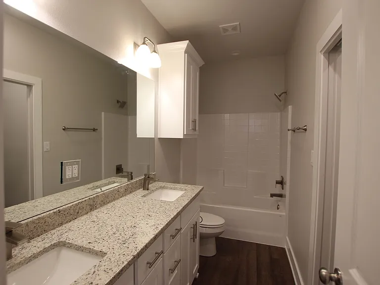 727 Freedom Way — Photo 6