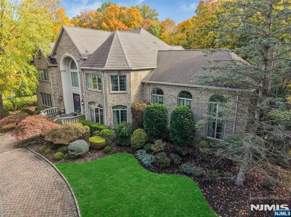13 Great Hall Road, Mahwah, NJ 07430