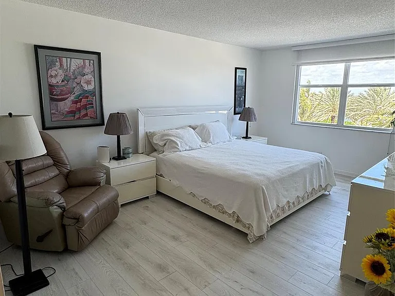 5200 N Ocean Blvd #506 — Photo 25
