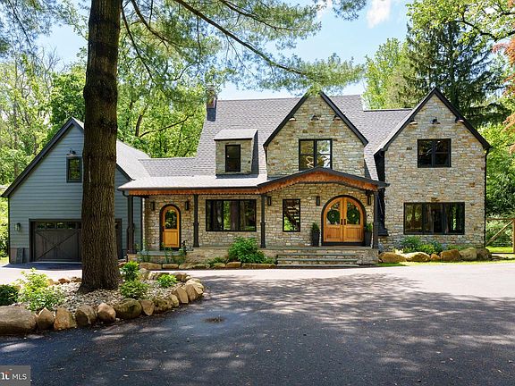 2nd image of 374 Cherry Hill Rd