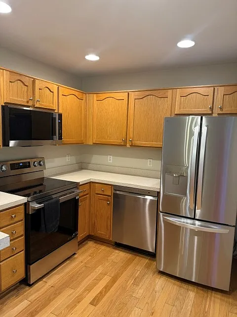 3 bed, 1327 sqft, $1,850 — Photo 2