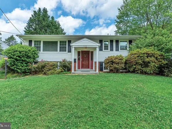 1110 Lakewood Dr SW, Vienna, VA 22180