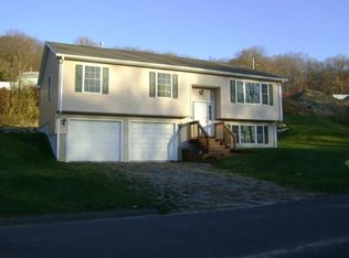3 Valentine Court Hunters Ln, Ansonia, CT 06401