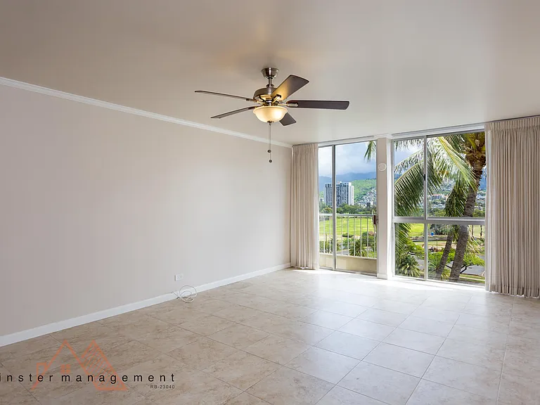 2611 Ala Wai Blvd — Photo 4