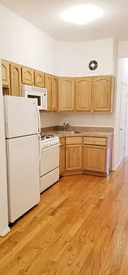 Rented by City Express Realty & Management Corp | media 50