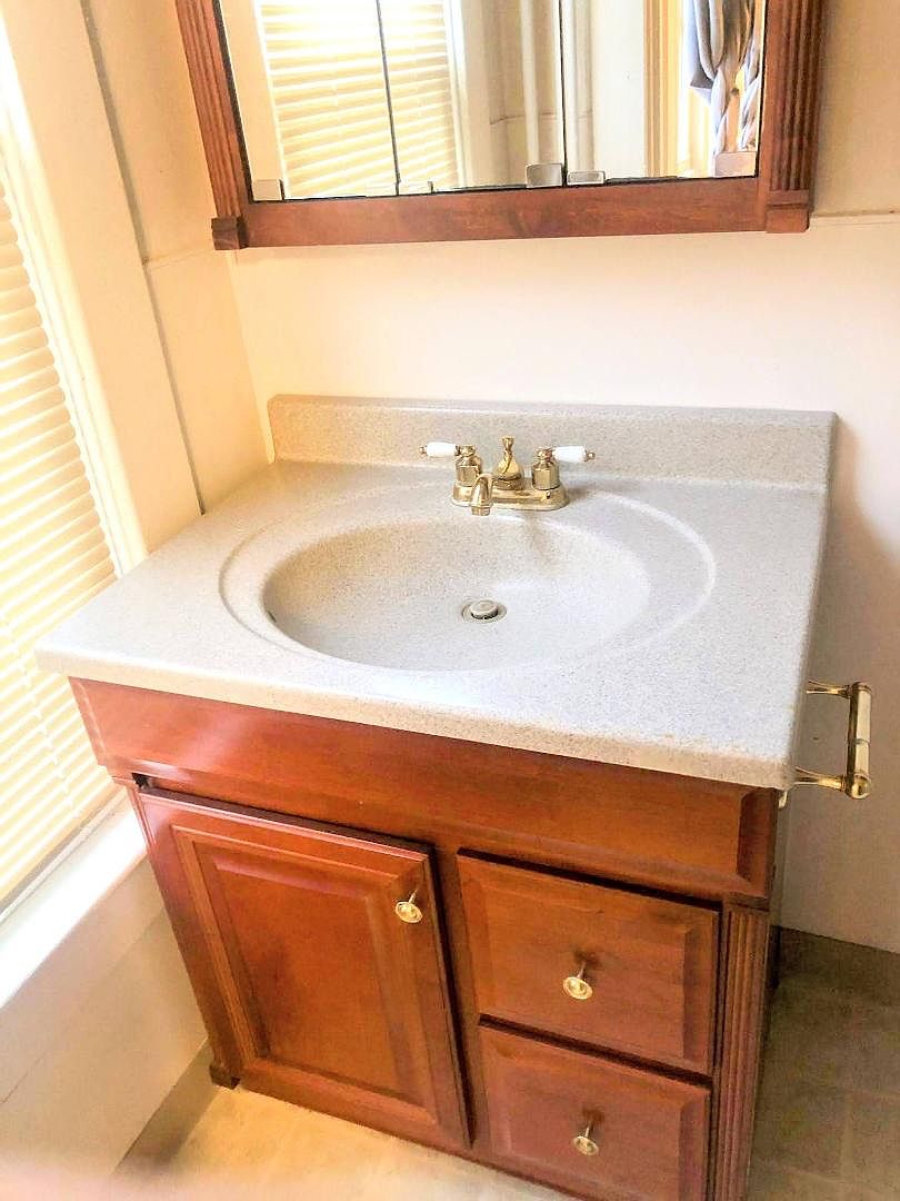 206 N Jefferson St APT 2, Robinson, IL 62454 Zillow